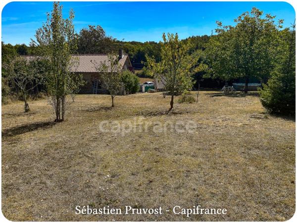 Dpt Dordogne (24),Maison en pierre à vendre Proche Thiviers (24800), P5 140m2, terrain 1715m2, dépendance.