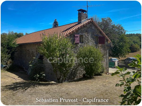 Dpt Dordogne (24),Maison en pierre à vendre Proche Thiviers (24800), P5 140m2, terrain 1715m2, dépendance.