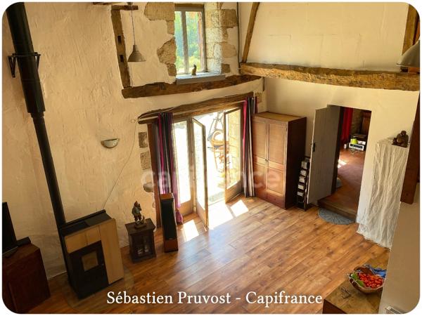 Dpt Dordogne (24),Maison en pierre à vendre Proche Thiviers (24800), P5 140m2, terrain 1715m2, dépendance.
