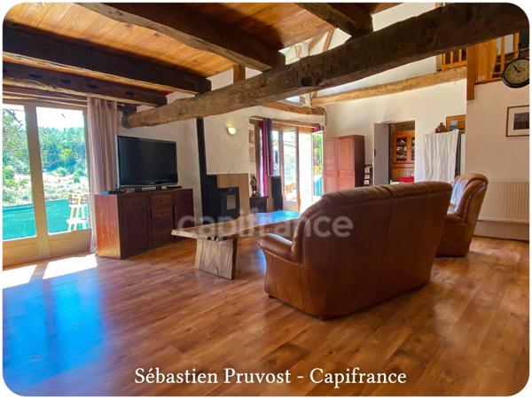 Dpt Dordogne (24),Maison en pierre à vendre Proche Thiviers (24800), P5 140m2, terrain 1715m2, dépendance.
