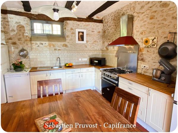 Dpt Dordogne (24),Maison en pierre à vendre Proche Thiviers (24800), P5 140m2, terrain 1715m2, dépendance.