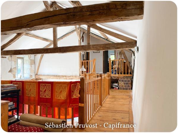 Dpt Dordogne (24),Maison en pierre à vendre Proche Thiviers (24800), P5 140m2, terrain 1715m2, dépendance.