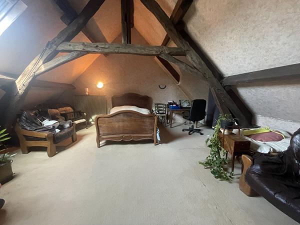 Vente Maison160 m² - 4 Pièces - INEUIL (18160)