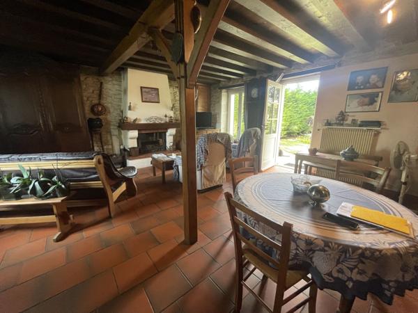 Vente Maison160 m² - 4 Pièces - INEUIL (18160)