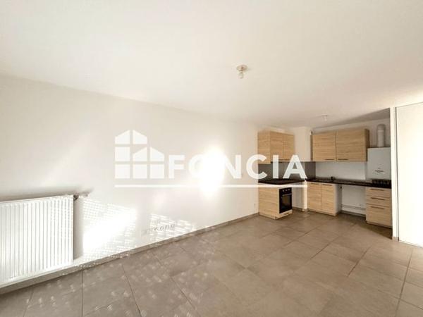 Location Appartement 2 pièces 41.2 m² - 5 RUE DOCTEUR BUTTERLIN Voiron 38500