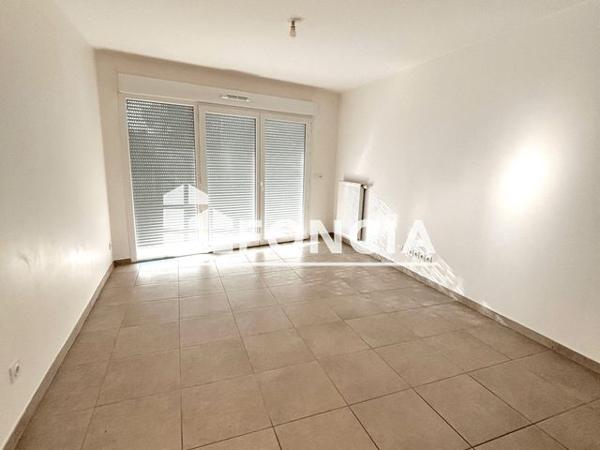 Location Appartement 2 pièces 41.2 m² - 5 RUE DOCTEUR BUTTERLIN Voiron 38500