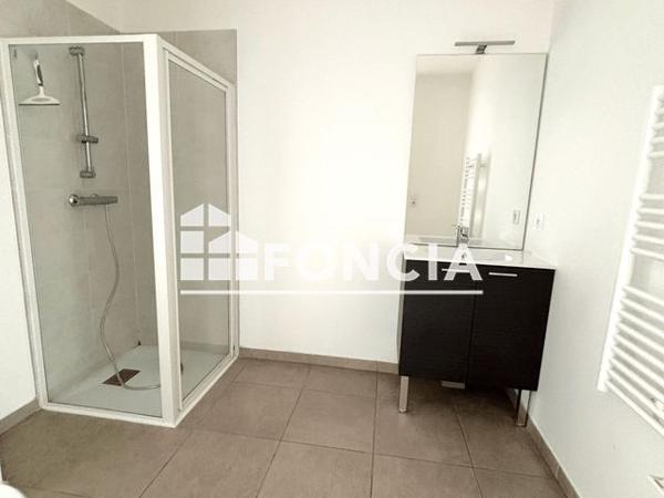 Location Appartement 2 pièces 41.2 m² - 5 RUE DOCTEUR BUTTERLIN Voiron 38500