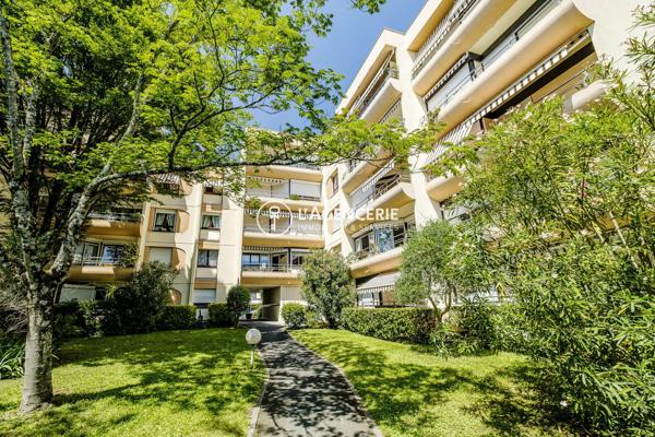 Appartement T3 de 64m² avec climatisation, balcons, parking