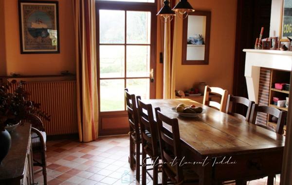 ANCIEN PRESBYTERE - VUE DEGAGEE SUR LA CAMPAGNE ENVIRONNANTE - PISCINE