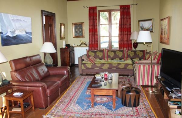 ANCIEN PRESBYTERE - VUE DEGAGEE SUR LA CAMPAGNE ENVIRONNANTE - PISCINE