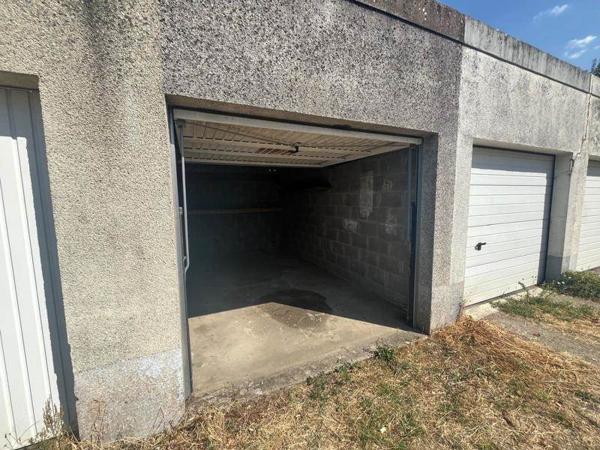 Parking à vendre 19 000 € Saint-Pierre-des-Corps 14 m² DPE