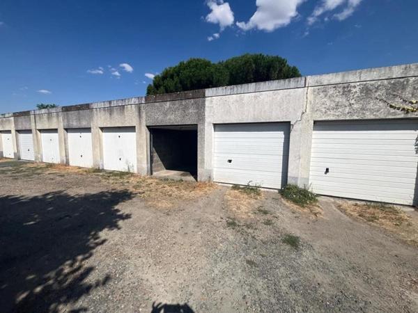 Parking à vendre 19 000 € Saint-Pierre-des-Corps 14 m² DPE