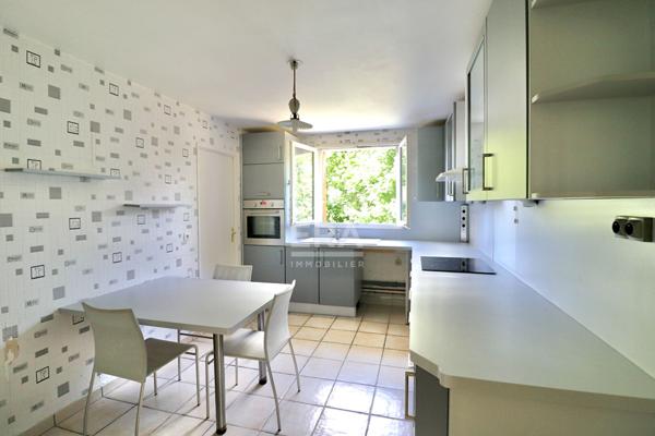 Appartement Emerainville 3 pièces - faibles charges - ravalement récent