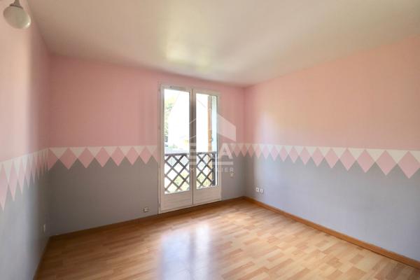 Appartement Emerainville 3 pièces - faibles charges - ravalement récent