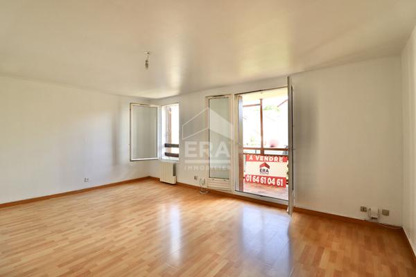 Appartement Emerainville 3 pièces - faibles charges - ravalement récent