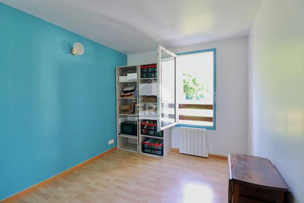 Appartement Emerainville 3 pièces - faibles charges - ravalement récent