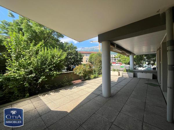 Appartement à louer 2 pièces 51.92m²