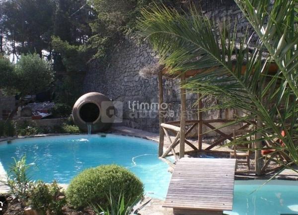 Ensemble immobilier avec usage pro et habitations