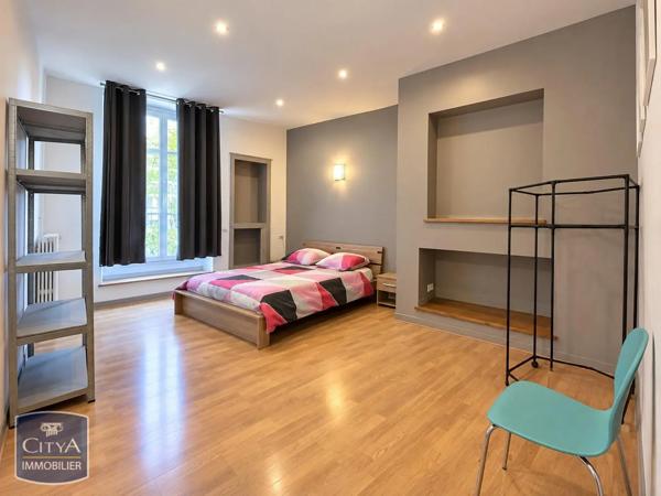 Appartement à louer 4 pièces 77.95m² Mâcon (71000)