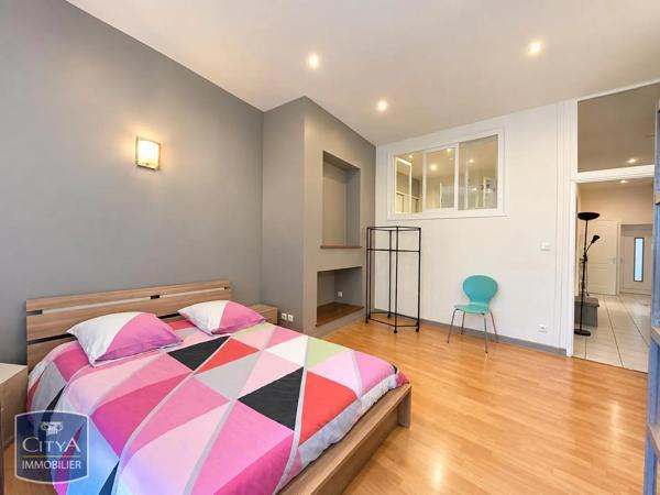Appartement à louer 4 pièces 77.95m² Mâcon (71000)