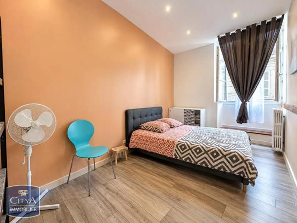 Appartement à louer 4 pièces 77.95m² Mâcon (71000)