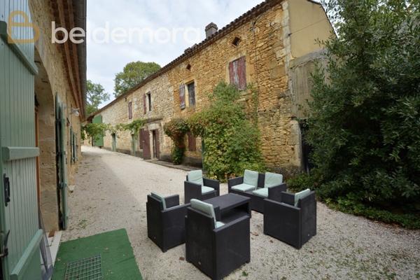 Fumel (47500) Maison rénovée avec gîte, dépendances et piscine