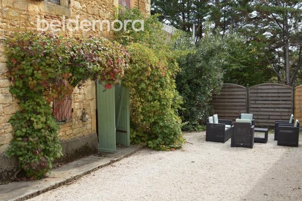 Fumel (47500) Maison rénovée avec gîte, dépendances et piscine