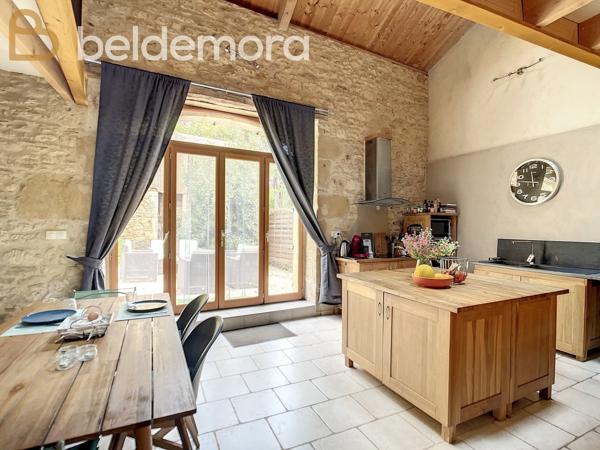 Fumel (47500) Maison rénovée avec gîte, dépendances et piscine