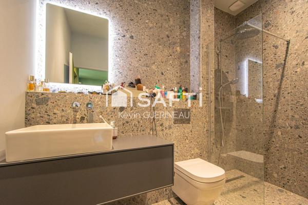 Maison rénovée, 5 chambres, 1 bureau et 1 garage