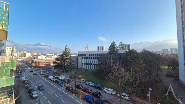 Appartement Grenoble 3 pièce(s) 66.21 m2
