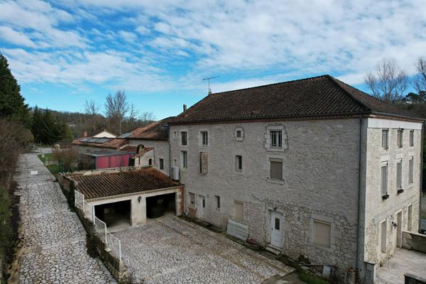 A vendre maison de maître - 16 pièces, 10 chambres, piscine