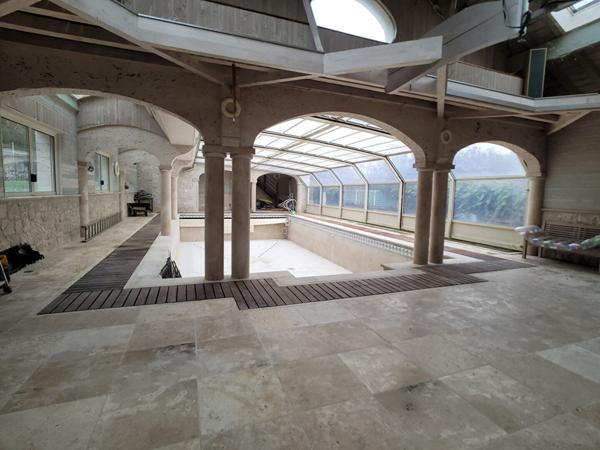 A vendre maison de maître - 16 pièces, 10 chambres, piscine