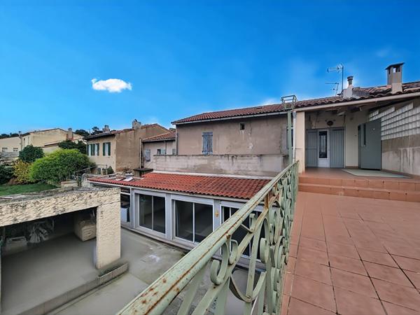 Maison Marseille 13013 -7 pièce(s) 179.56 m2 - Maison avec deux lots idéal investisseur / famille - Fort potentiel + revenus complémentaires