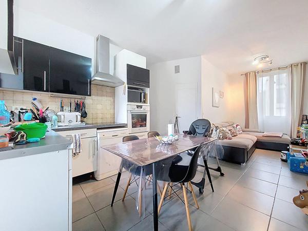 Maison Marseille 13013 -7 pièce(s) 179.56 m2 - Maison avec deux lots idéal investisseur / famille - Fort potentiel + revenus complémentaires