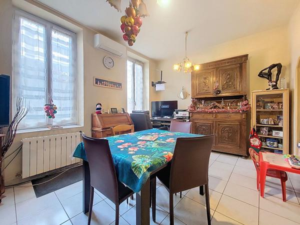 Maison Marseille 13013 -7 pièce(s) 179.56 m2 - Maison avec deux lots idéal investisseur / famille - Fort potentiel + revenus complémentaires