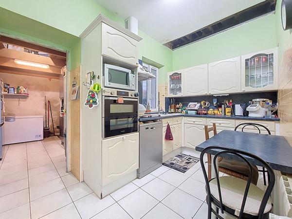 Maison Marseille 13013 -7 pièce(s) 179.56 m2 - Maison avec deux lots idéal investisseur / famille - Fort potentiel + revenus complémentaires