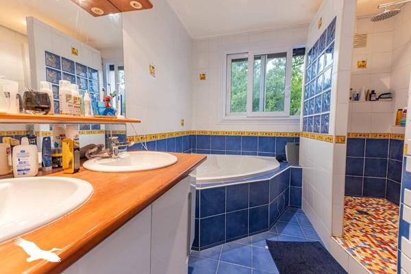 Maison à vendre |  Gelos |  7 pièces | 154 m²