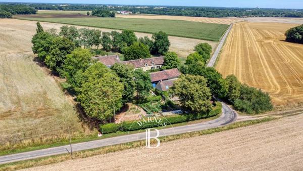 Nemours, Maison  600 m² à vendre