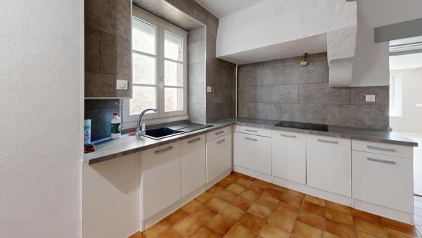 Immeuble 188 m2 en 2 appartements , T4 et T2