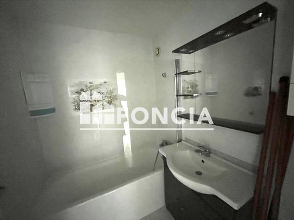 Location Appartement 3 pièces 66.6 m² - 32 - 34 - 36 - 38 - 40 - 42 CHEMIN DE LA PLANCHE BRULEE Ferney Voltaire 01210