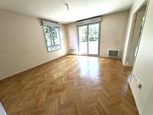 Appartement récent , grande terrasse