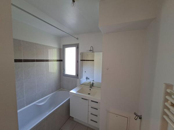 Appartement récent , grande terrasse