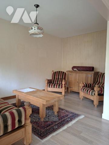 LILLE SAINT MAUR Appartement type 4 de 84m²-3 chambres-TERRASSE- GARAGE et cave. 