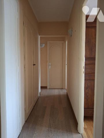 LILLE SAINT MAUR Appartement type 4 de 84m²-3 chambres-TERRASSE- GARAGE et cave. 