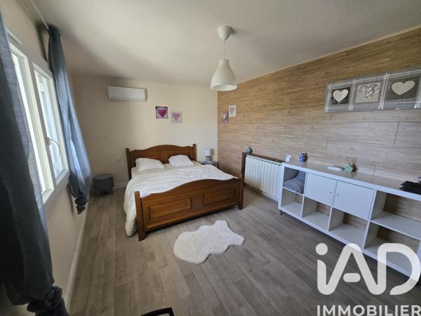 Maison à vendre 6 pièces 120 m² Saint-Julien-les-Rosiers