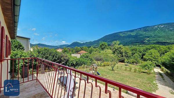 Maison Individuelle 185 m² Rénové Proche Gare et Commerce Parcelle 2 020m²