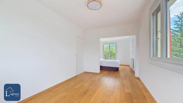 Maison Individuelle 185 m² Rénové Proche Gare et Commerce Parcelle 2 020m²