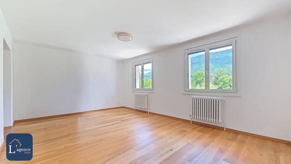 Maison Individuelle 185 m² Rénové Proche Gare et Commerce Parcelle 2 020m²