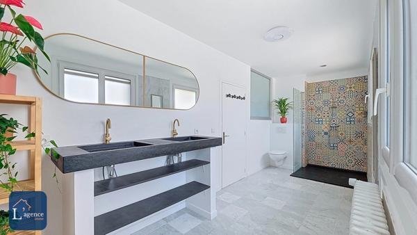 Maison Individuelle 185 m² Rénové Proche Gare et Commerce Parcelle 2 020m²