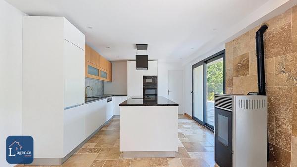 Maison Individuelle 185 m² Rénové Proche Gare et Commerce Parcelle 2 020m²